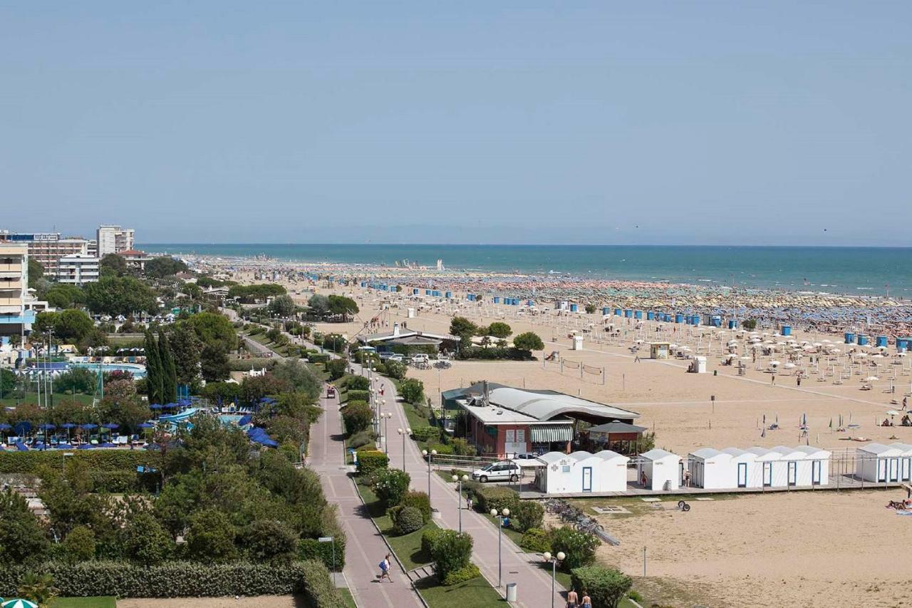 Girasole - Appartamenti Bibione Exteriör bild