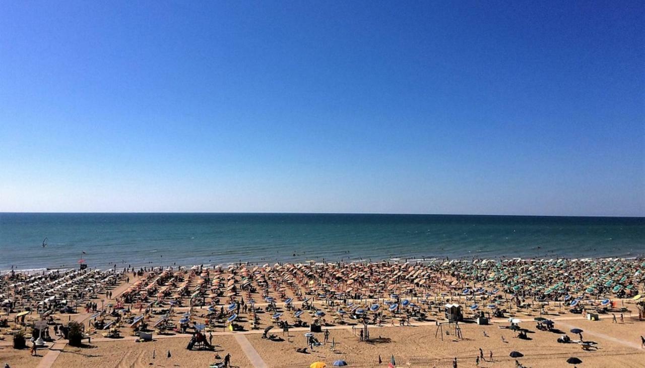 Girasole - Appartamenti Bibione Exteriör bild