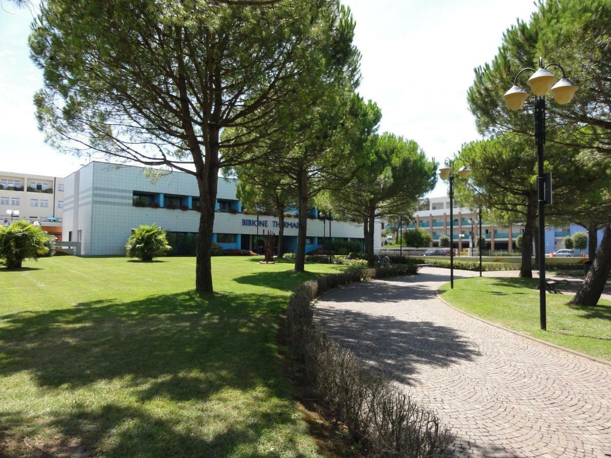 Girasole - Appartamenti Bibione Exteriör bild