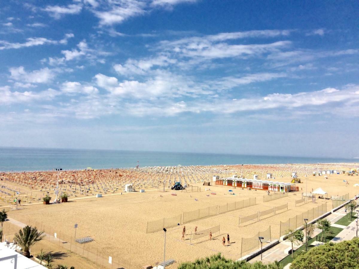 Girasole - Appartamenti Bibione Exteriör bild